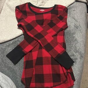 Old navy red and black plaid shirt long sleeve size small  no flaws